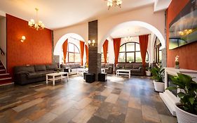 Hotel Cirus